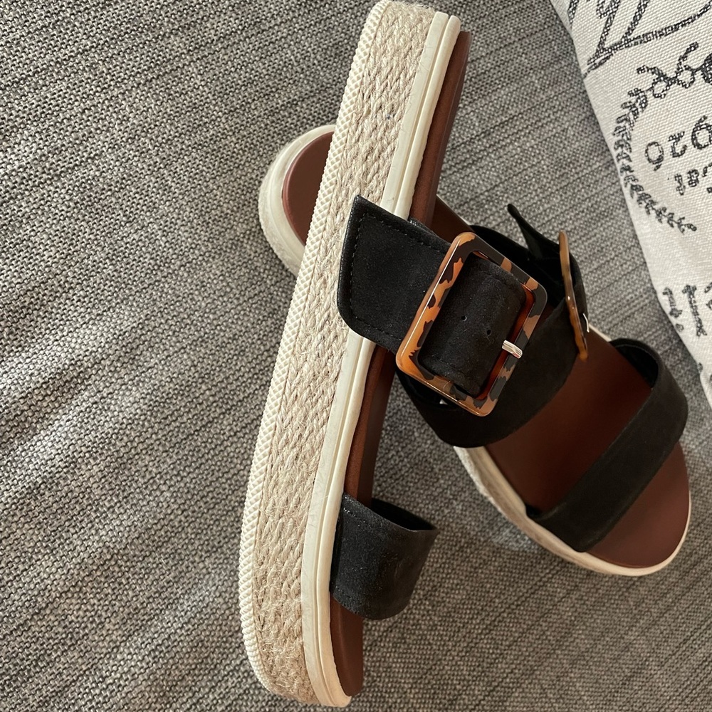 Mia Sandals